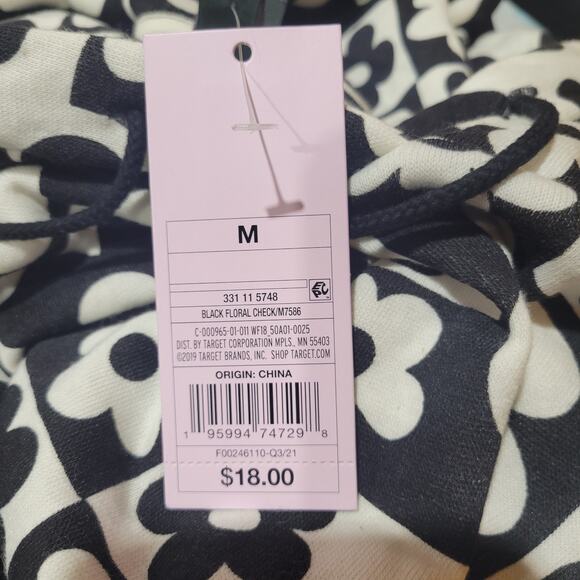 Wild Fable Long Sleeve Crop Hoodie, Black/White, Size M, NWT - Picture 7 of 8